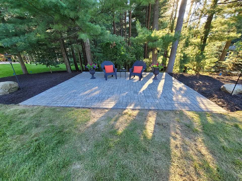 Driveway and concrete flatwork by Bernal Landscape